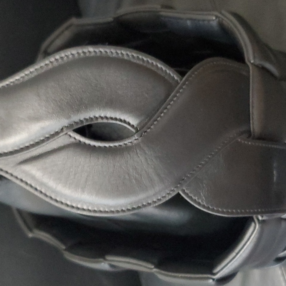 Falor Woven Leather Bucket Bag - Picture 6 of 13